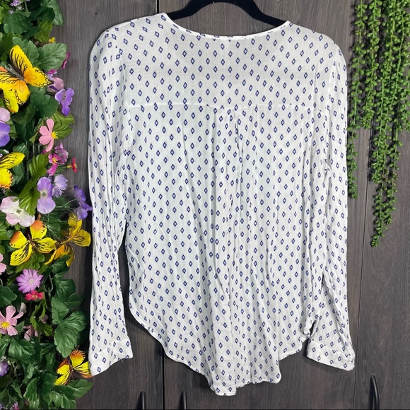 +💙2/$40💙Design Lab Printed Button Down Long Sleeve Blouse Size Small - Picture 12 of 15
